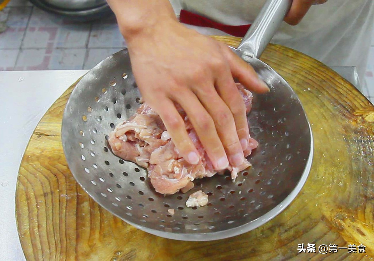 图片[2]-经典四川名菜锅巴肉片这样做 酥香中带着肉片的嫩滑 家人都爱-起舞食谱网