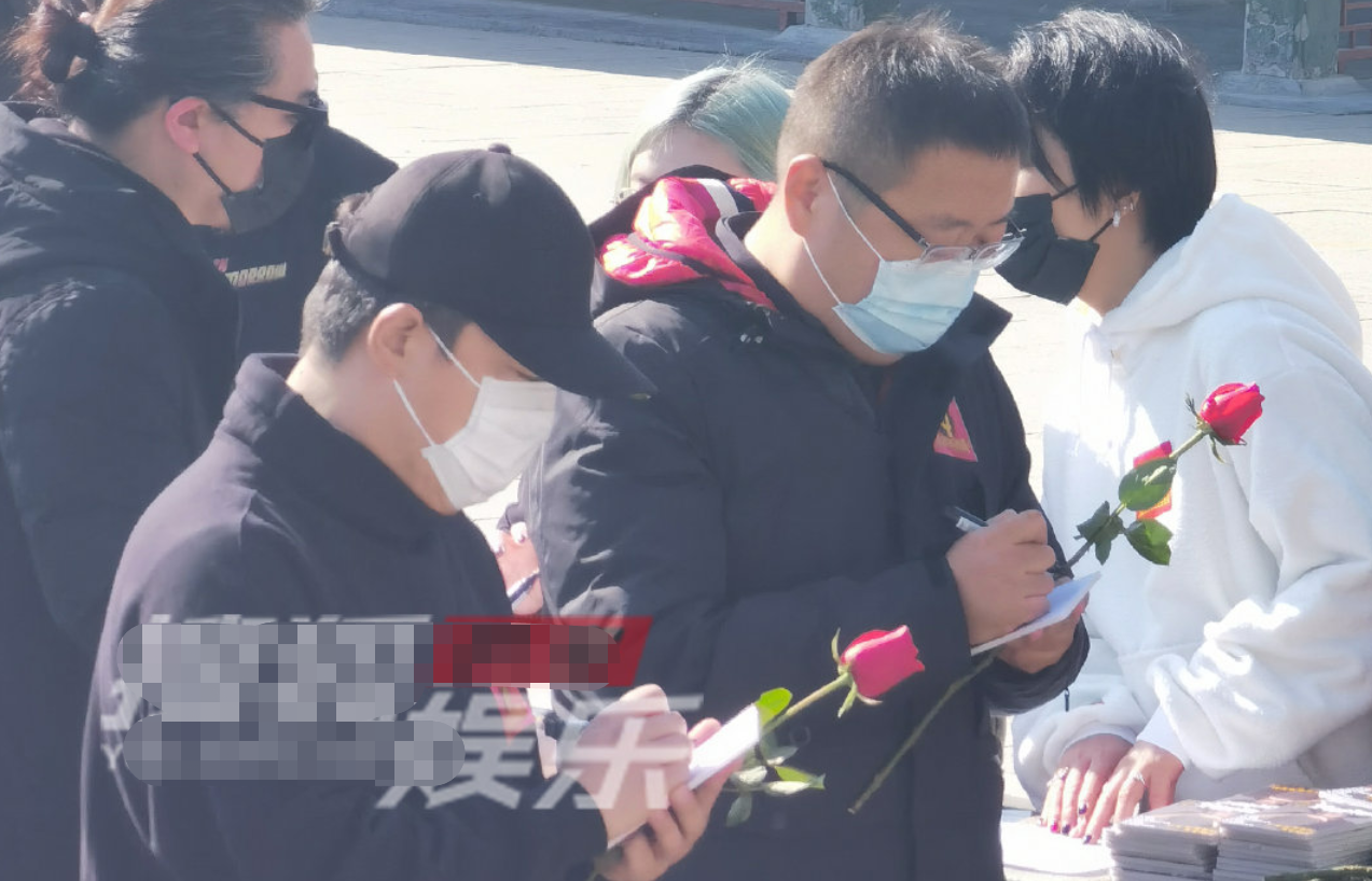 Zhao Yingjun leaves the ceremony is held, xue Zhiqian is gaunt immerse oneself in cry bitterly personally now, ever rushed about for the good friend demand medical service