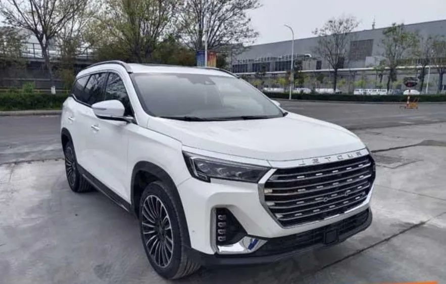 帕萨特中期改款车型曝光；插混车型国标续航要求有调整