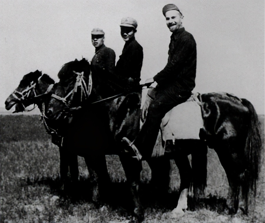 斯诺：为毛泽东拍下“红星照”，临终留下遗言