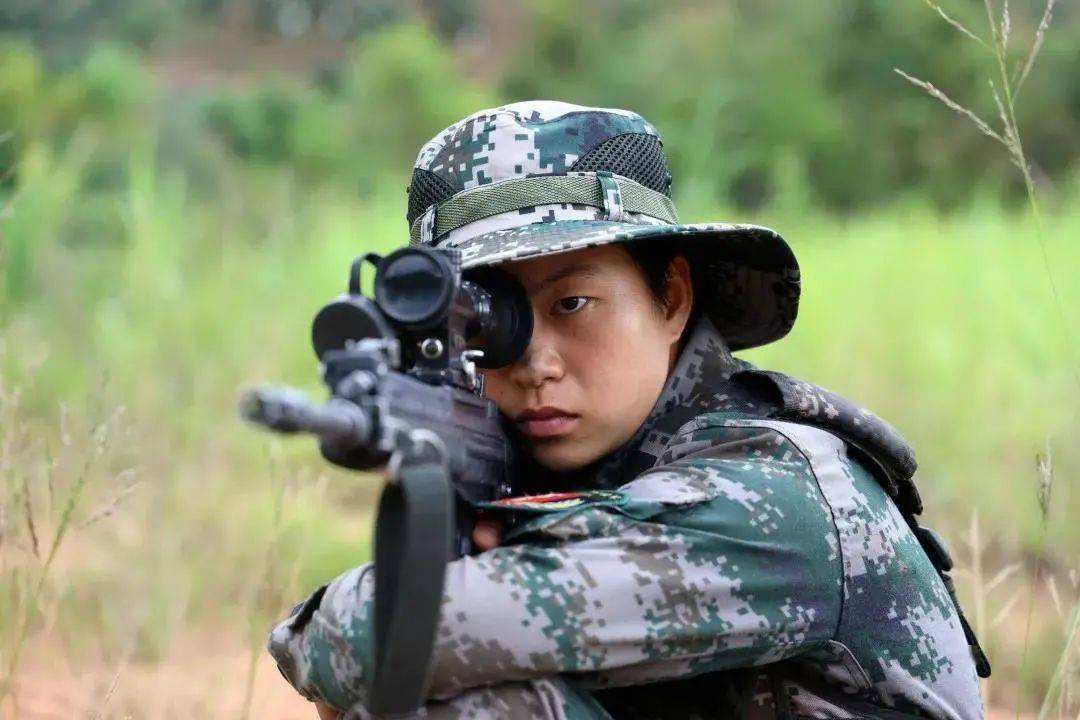 ������һ���Ͳ�ǹװ�����ӹ���������ͨսʿ���˶��ܳ�Ϊ�ѻ���