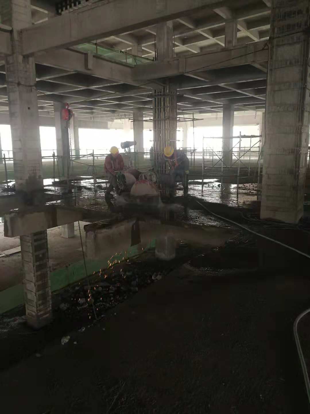 现场看了混凝土切割的过程，才知道，高科技在建筑施工中的魅力