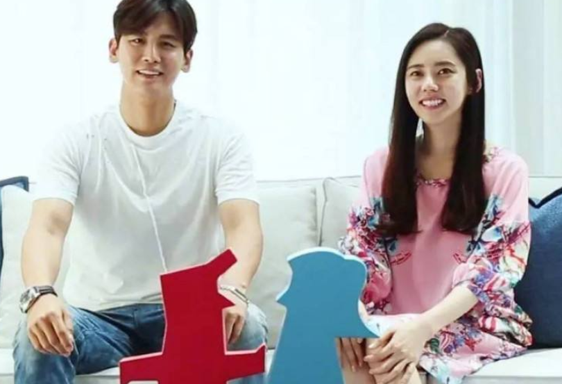 身价上亿的女星秋瓷炫，为何向没戏拍的于晓光下跪求婚，嫁不出？