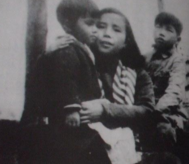 党内英才李硕勋，牺牲后妻子为他守寡54年，儿子曾任国务院总理