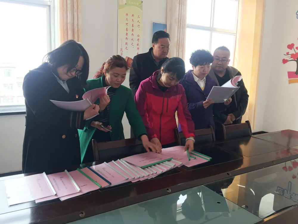 省妇联对白银市“巾帼家美积分超市”和“儿童快乐家园”进行绩效评估