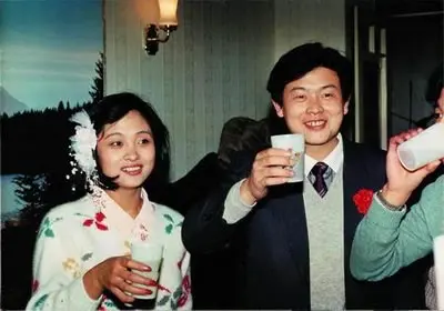 傅彪去世已有16年，承诺要帮他养儿子的葛优，做到了吗？