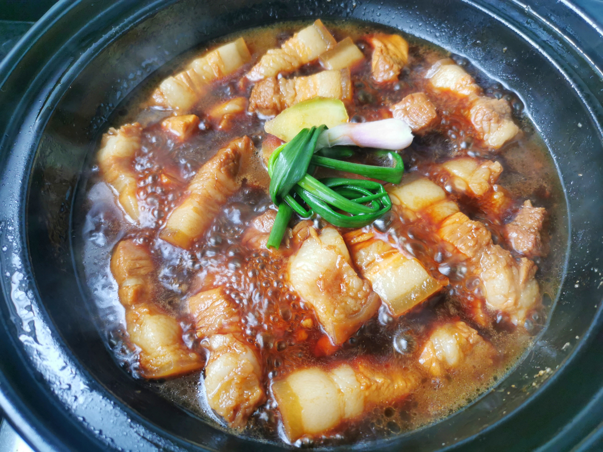 紅燒肉的正確做法，肉買回來別水洗，記住3點，肥而不膩入口即化