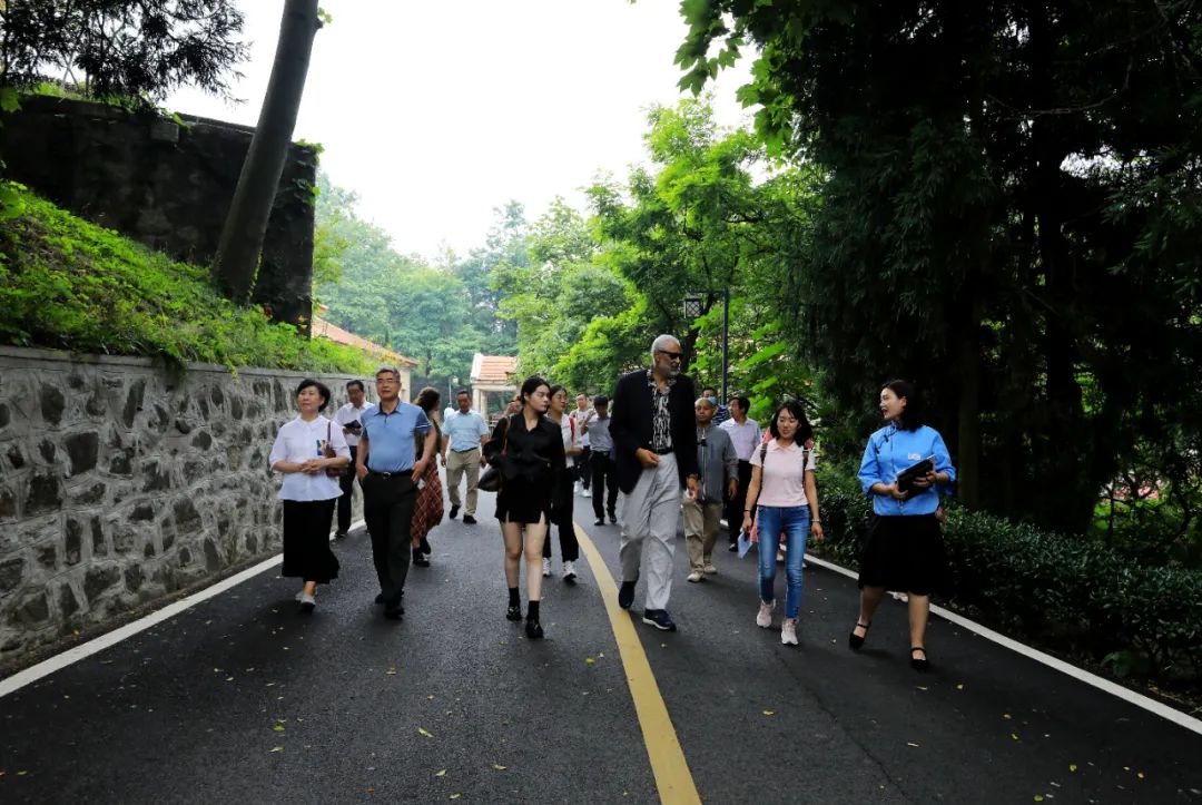 “发现丝路最美茶乡”活动赴鸡公山景区参观考察圆满成功