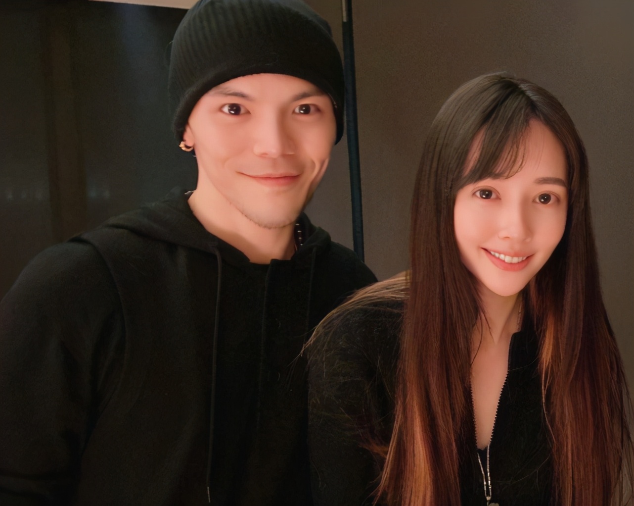 向太一家终团聚，住四万多一天豪华酒店，为陪郭碧婷生产做好准备