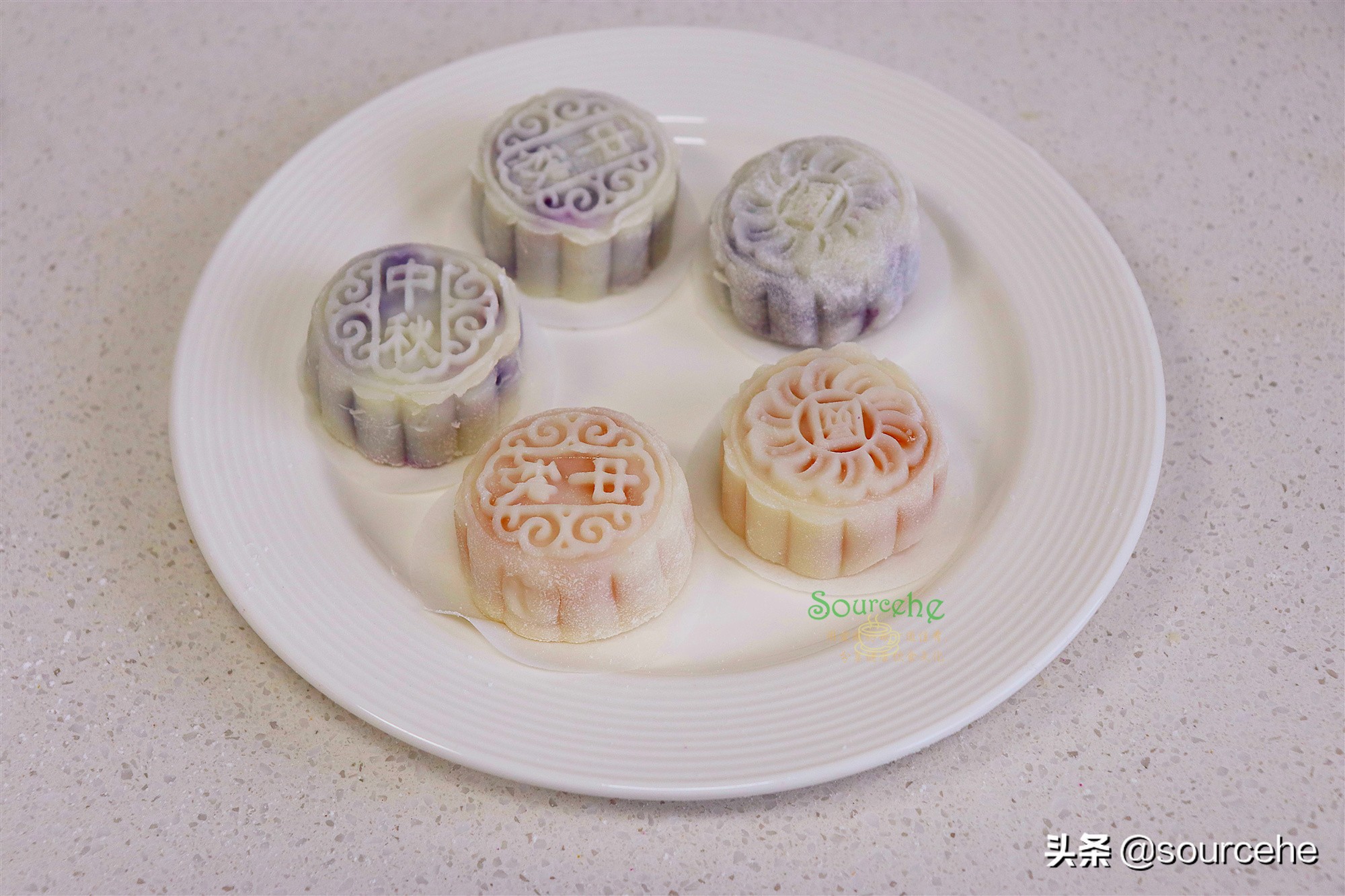 月饼不用烤箱，现做现吃，软糯香甜，少油少糖，低热量，更健康