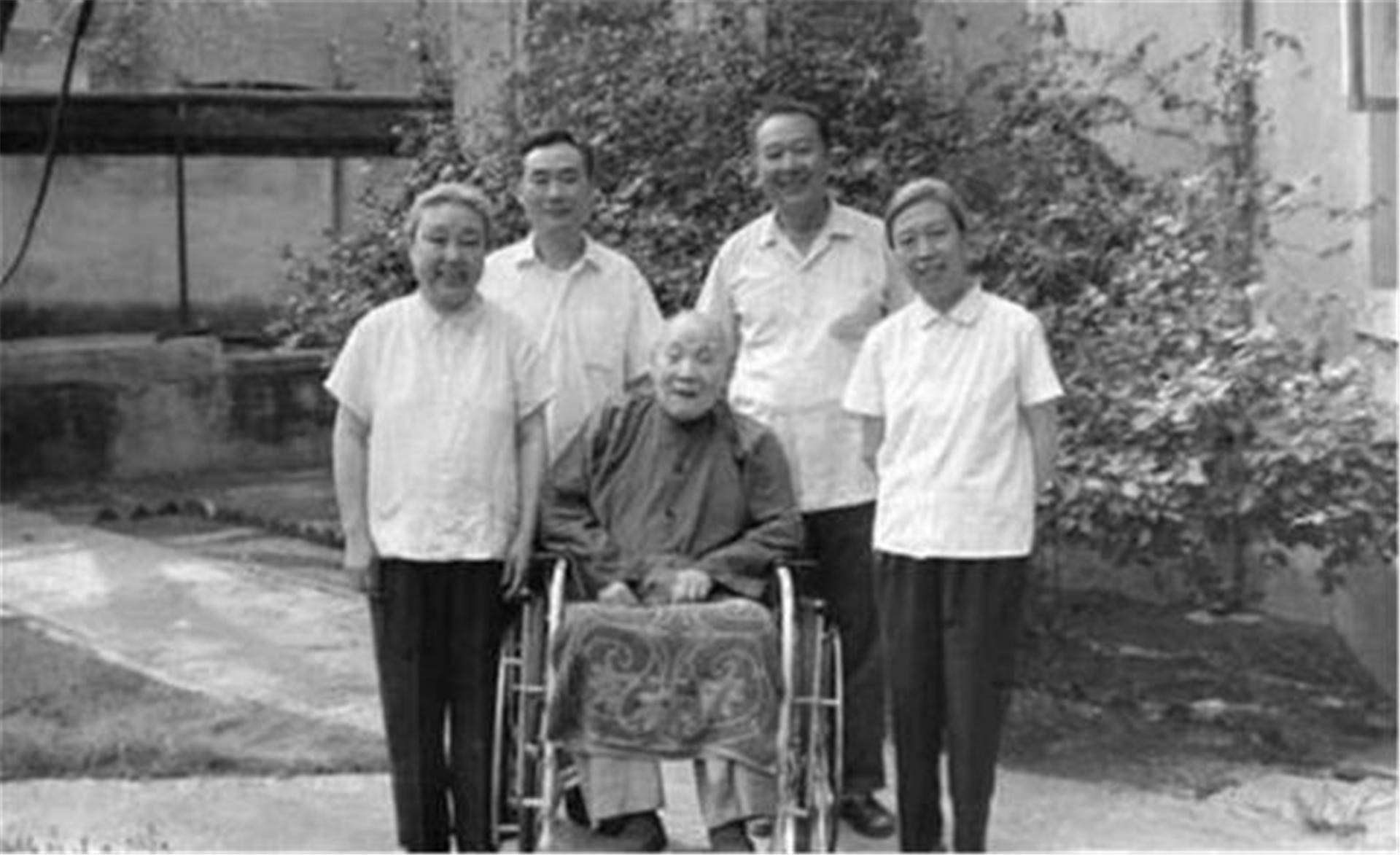 中国首位提出“计划生育”的人，自己却有一妻