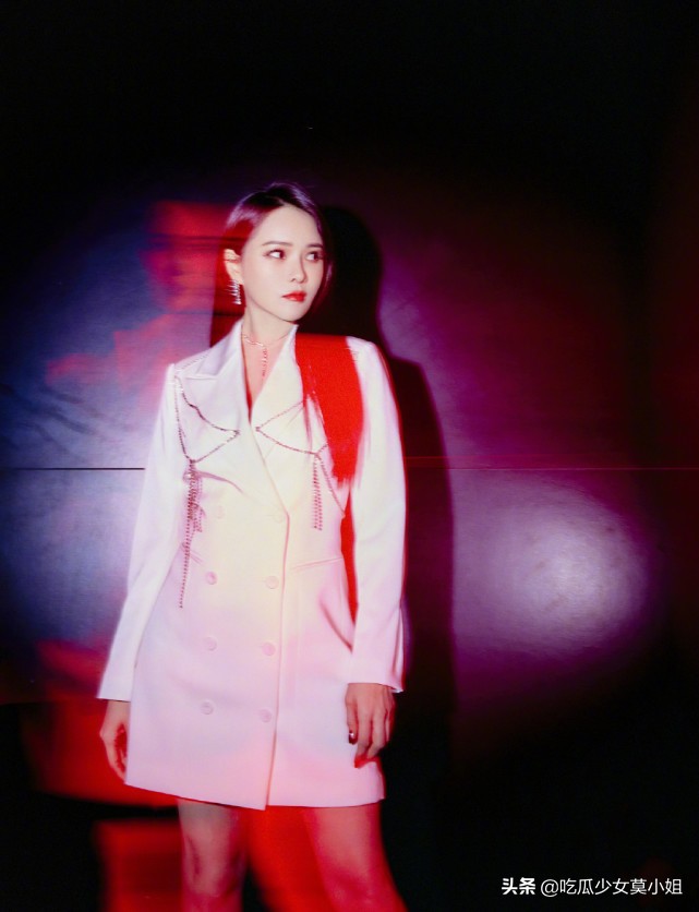 熟女|伊能静发布熟女宣言，52岁大胆秀小蛮腰计划今年进组拍戏