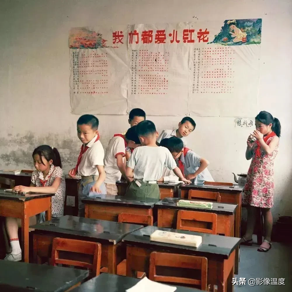 80年代30张怀旧老照片：只看到简单饱满的幸福！