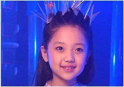 《快乐星球》小童星糊了！卖三无产品、蹭姐姐热度，为流量真拼