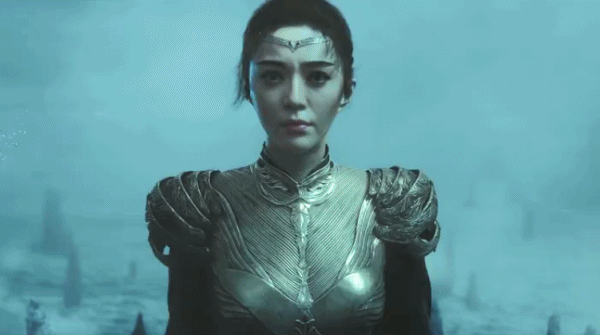 朋友圈的刘亦菲，头骨优越面部饱满流畅，范冰