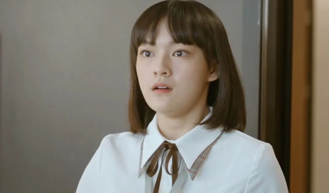 为死去的女儿，寻找神秘恋人