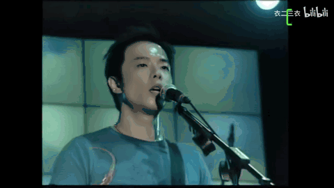 朱茵那么爱周星驰，为何嫁给了黄贯中？