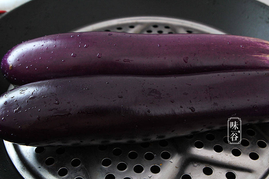 天一热就想吃这菜，鲜嫩解暑营养高，蒸10分钟出锅，浇上料，真香