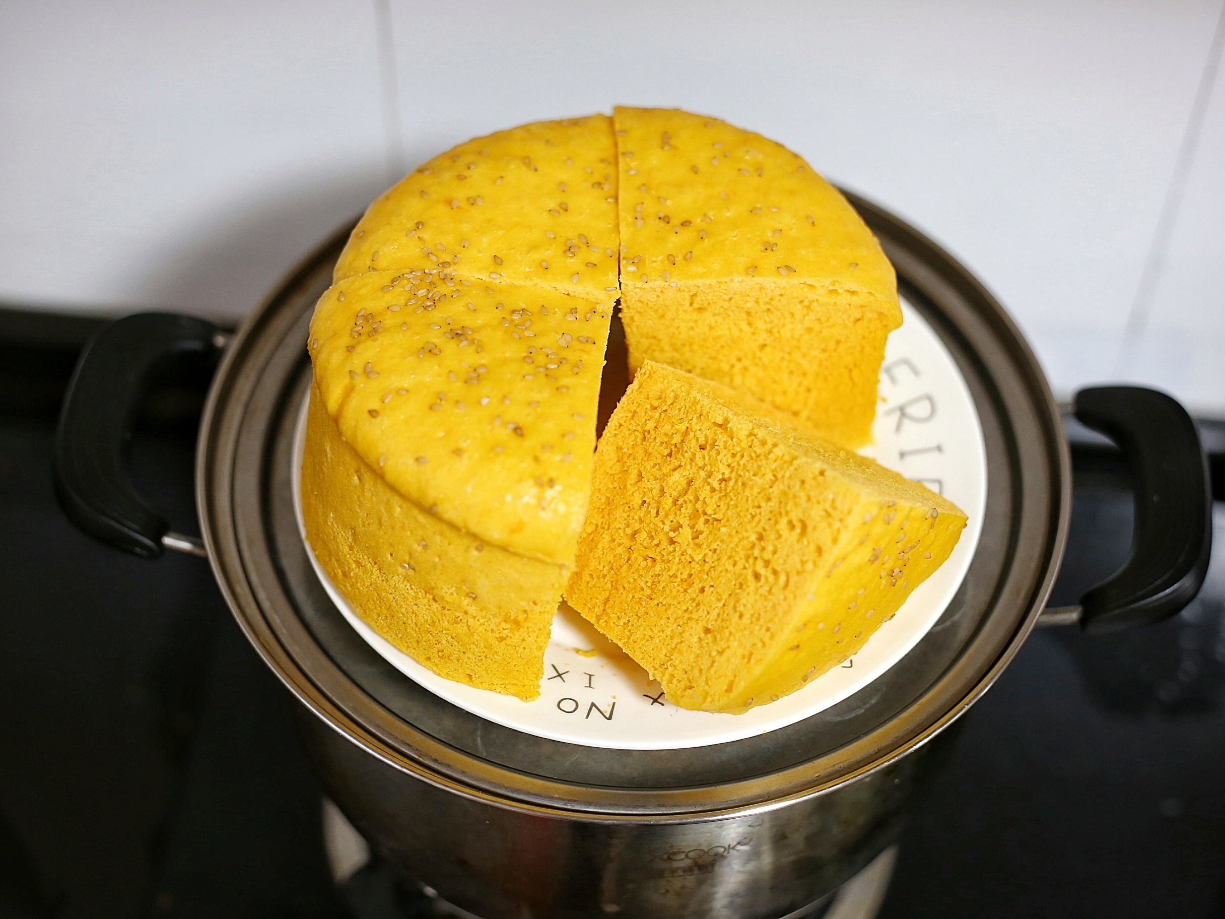 教你不加一滴水，做出蓬鬆暄軟的發糕，成功率超高，味道不輸買的