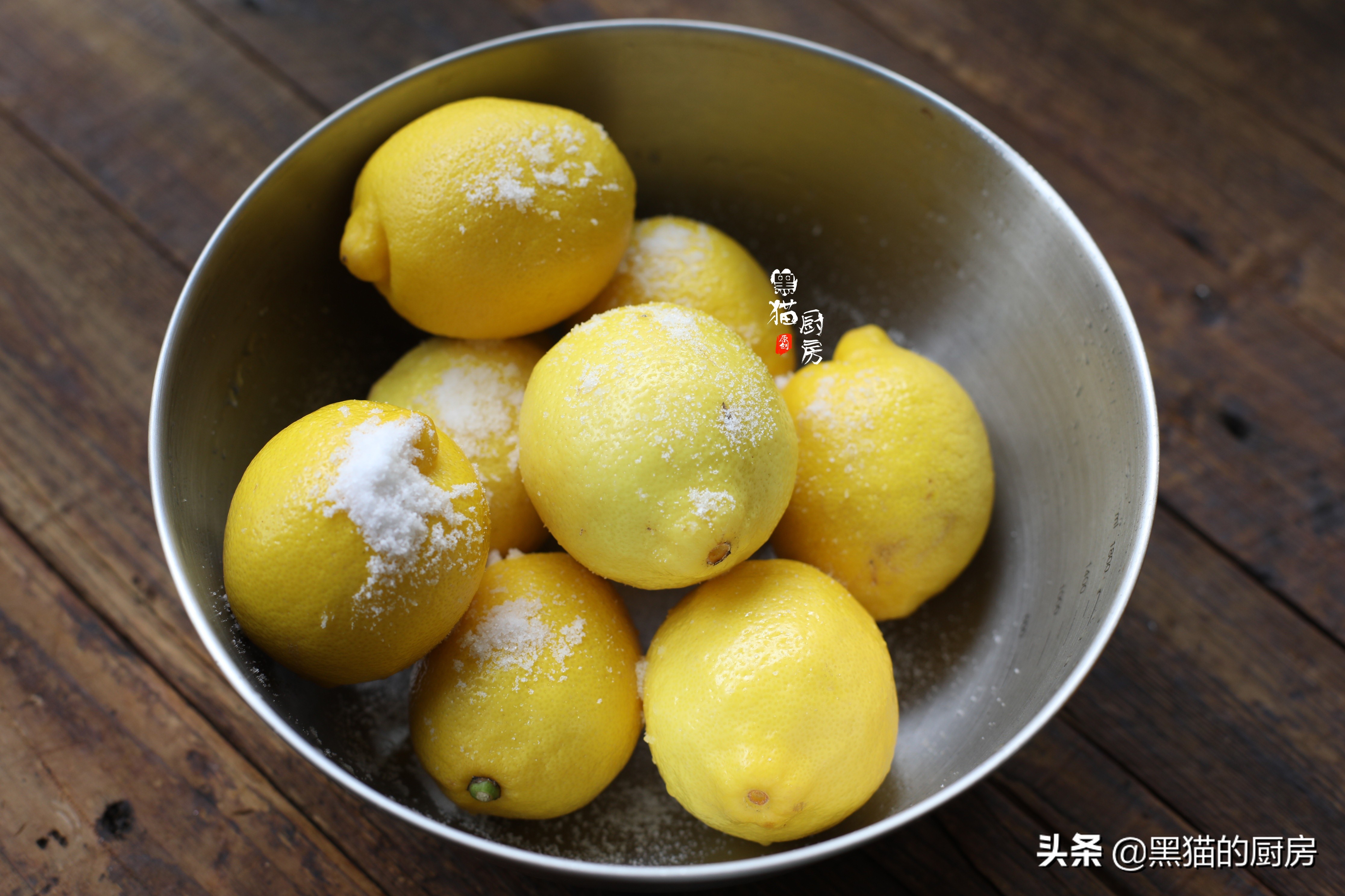 每到冬天，水果人1，我一就是5斤，熬煮成膏嗓回甘