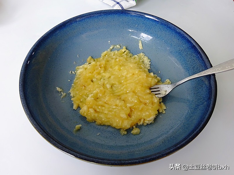 一根香蕉一碗面，做成孩子最爱的早餐饼，10分钟完成，特省事