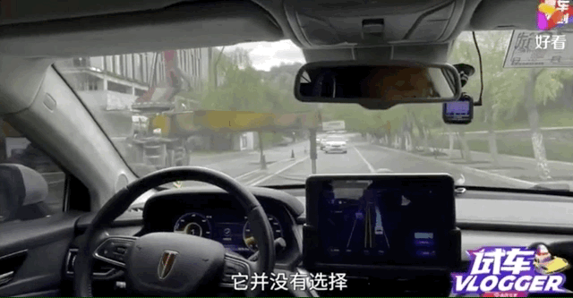 北京全无人RoboTaxi收费！一趟30块，1500人已抢座打卡