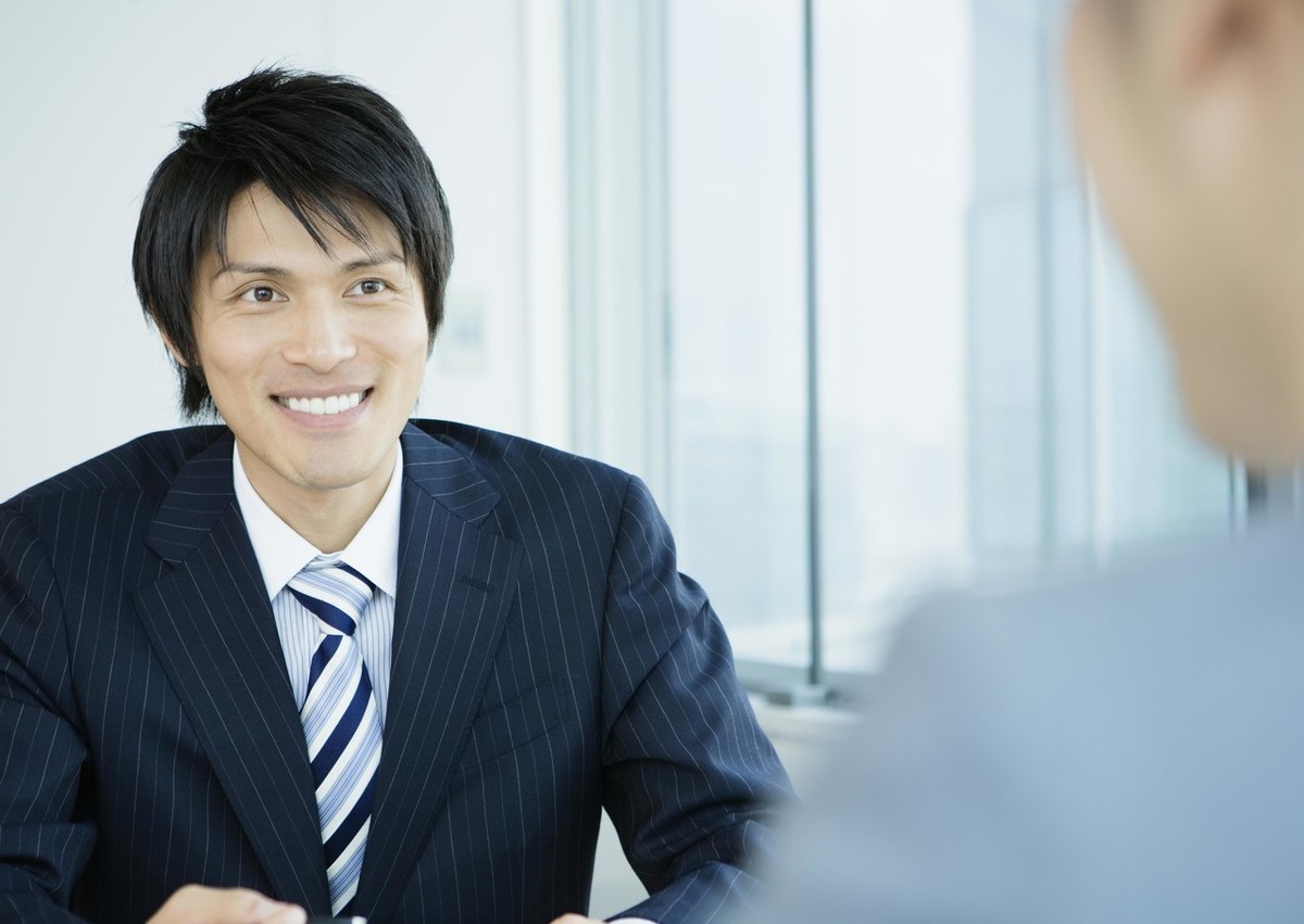 面试官：老婆和老妈掉水里，你先救谁？看看被