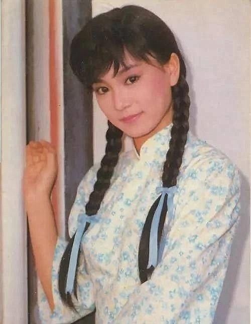 看刘雪华近况才懂什么是优雅地老去，不愧是琼