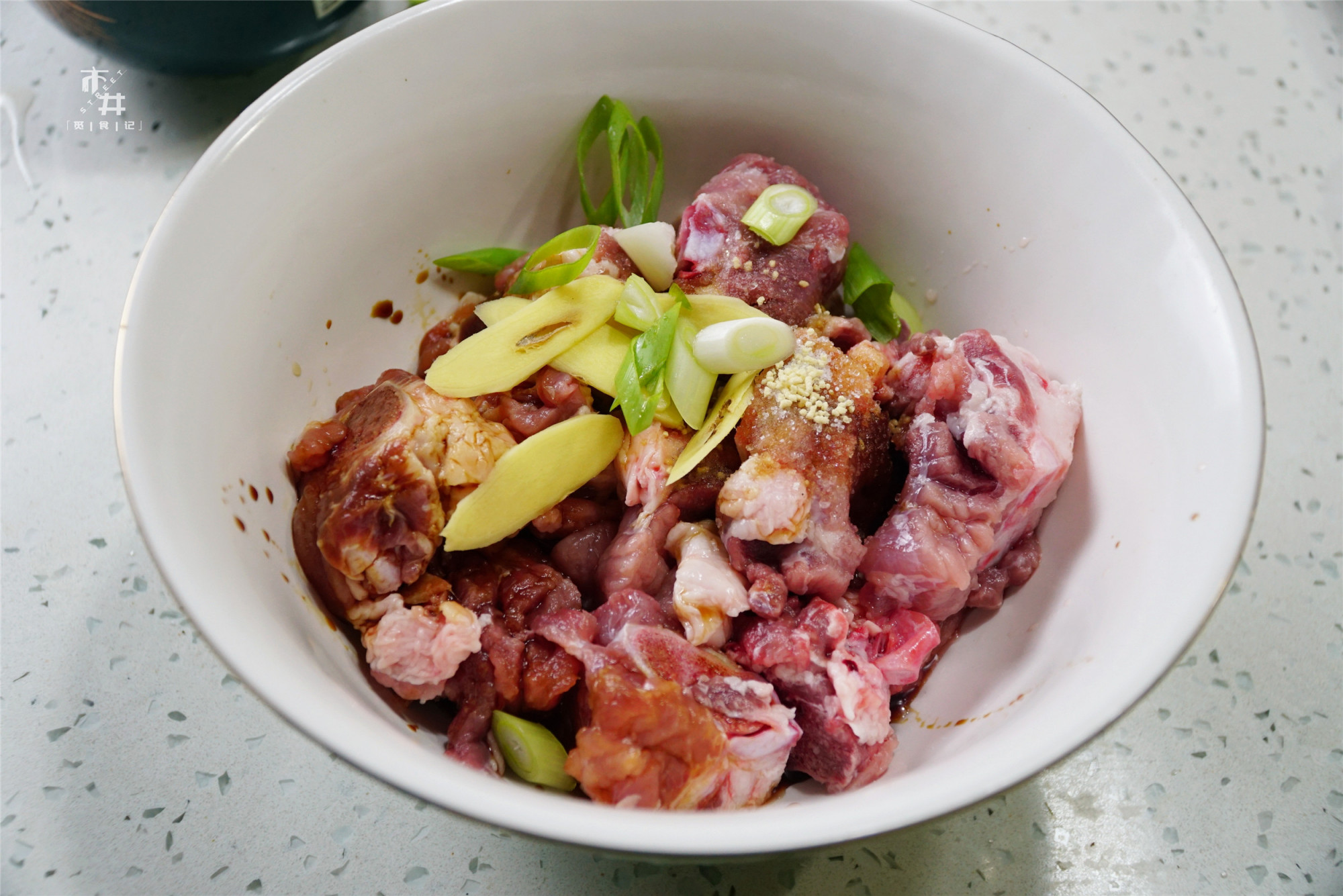 夏天，孩子碰到这种水果，总让我买来炒排骨，