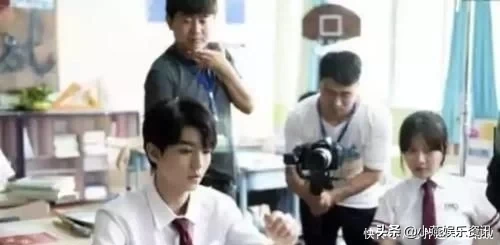 王俊凯校花同桌火了，对方的颜值根本就不输于