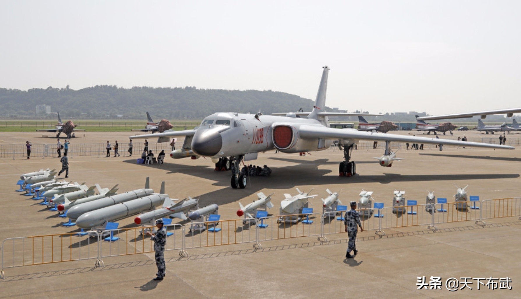 航程不够，导弹来凑，轰-20或需要搭载东风-26导