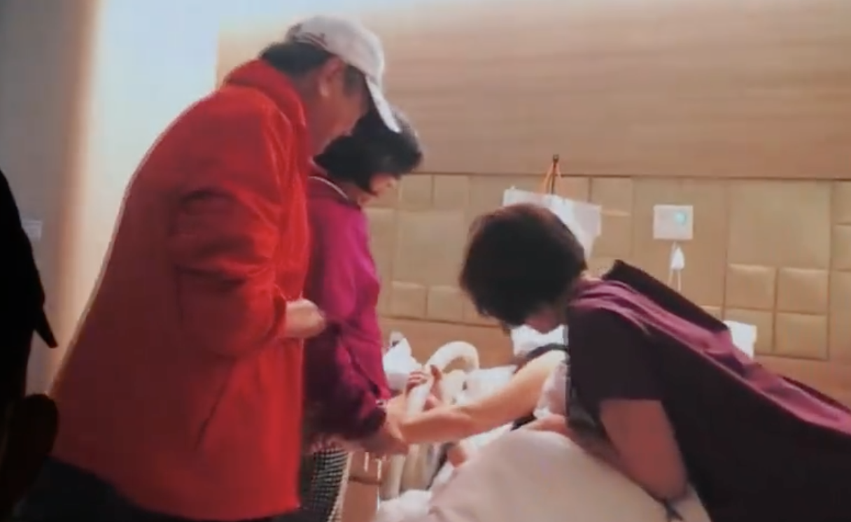 Ella公開生產過程，神情痛苦令人揪心，產後曾經歷兩年尿失禁