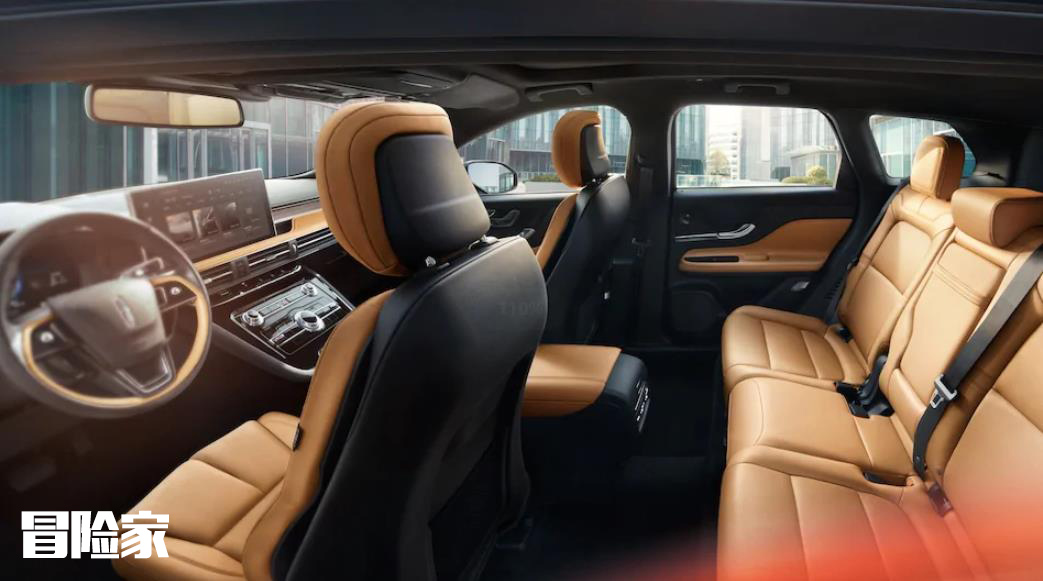 冒险家对比XT4，谁的空间更大乘坐更舒适