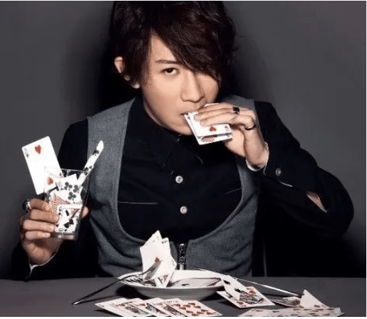 从“一夜爆红”到“跌落神坛”，刘谦经历了什