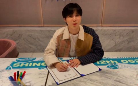 SHINee出道12周年泰民代签所有成员姓名，钟铉也没