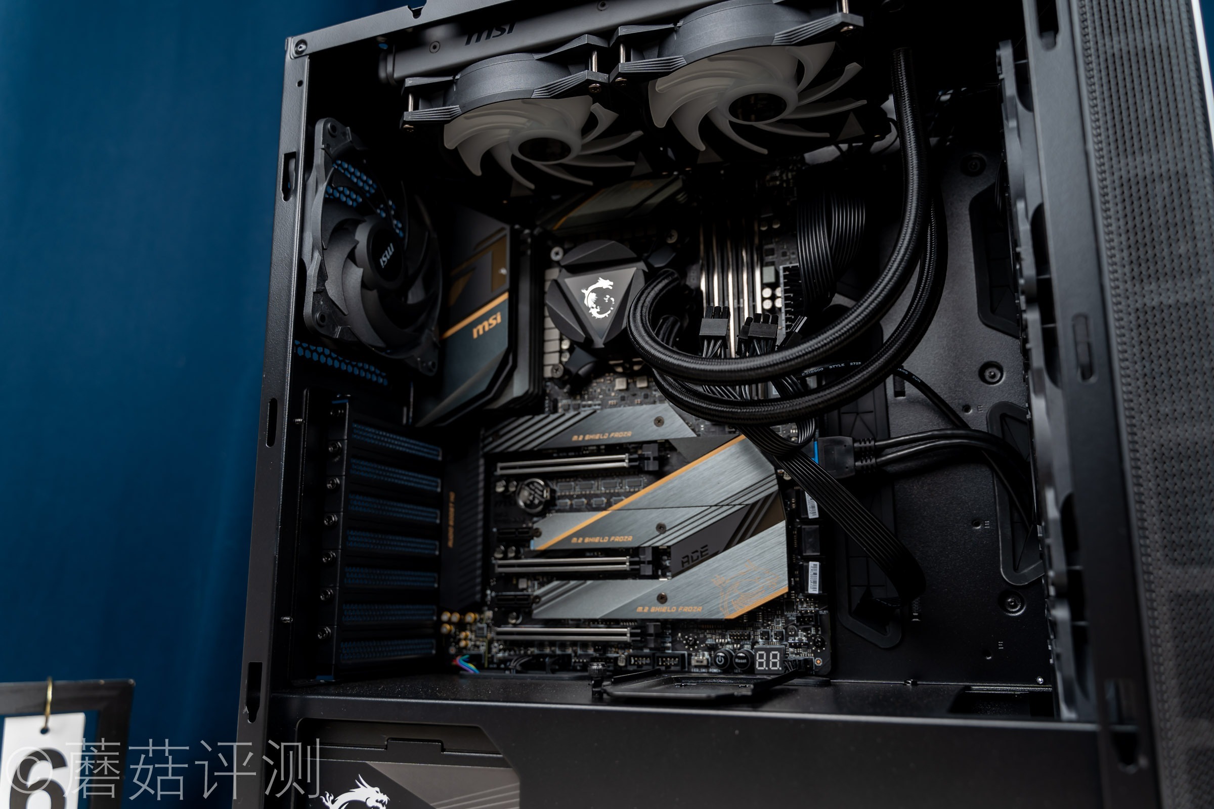 原来整机还可以这样装！微星MAG幻彩佩龙斧I9 10900K主机 拆解评测