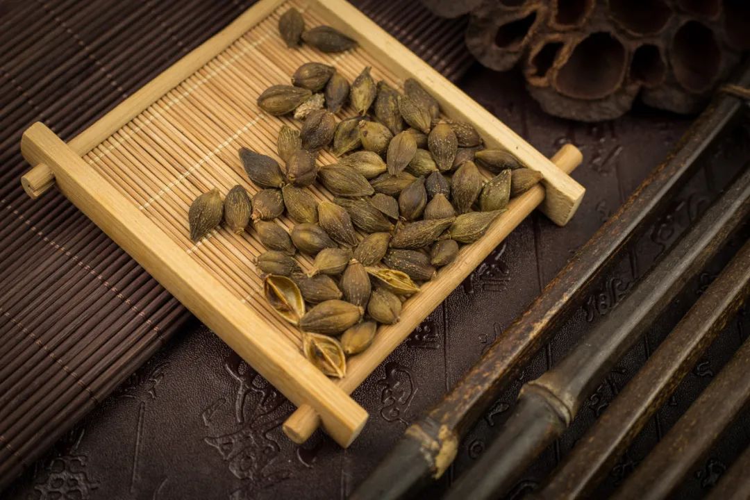 春天鼻炎经常犯...这7种治疗鼻炎的中药，值得收藏