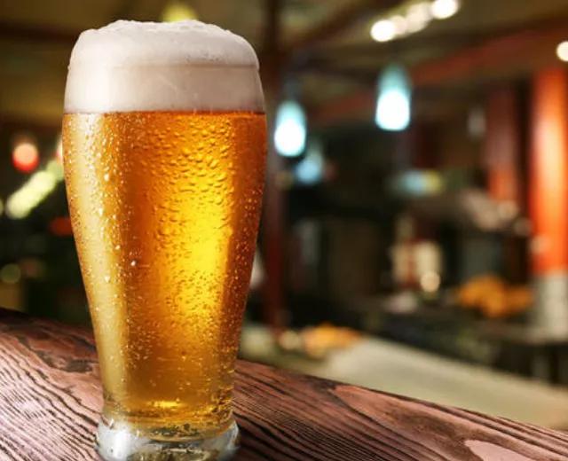 長期喝白酒和喝啤酒，身體有什麼區別？ 哪種對身體傷害小