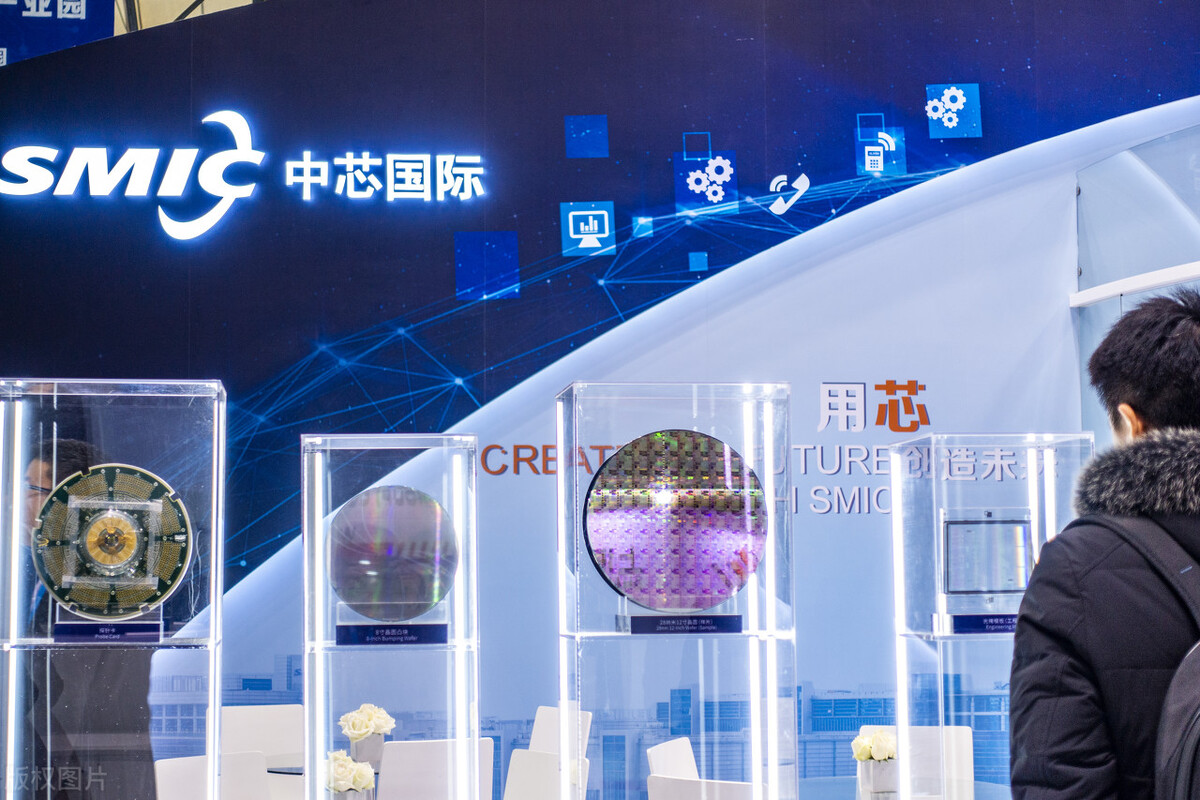 中芯国际高管突然离职！华为人才济济引关注，任正非靠什么留人？