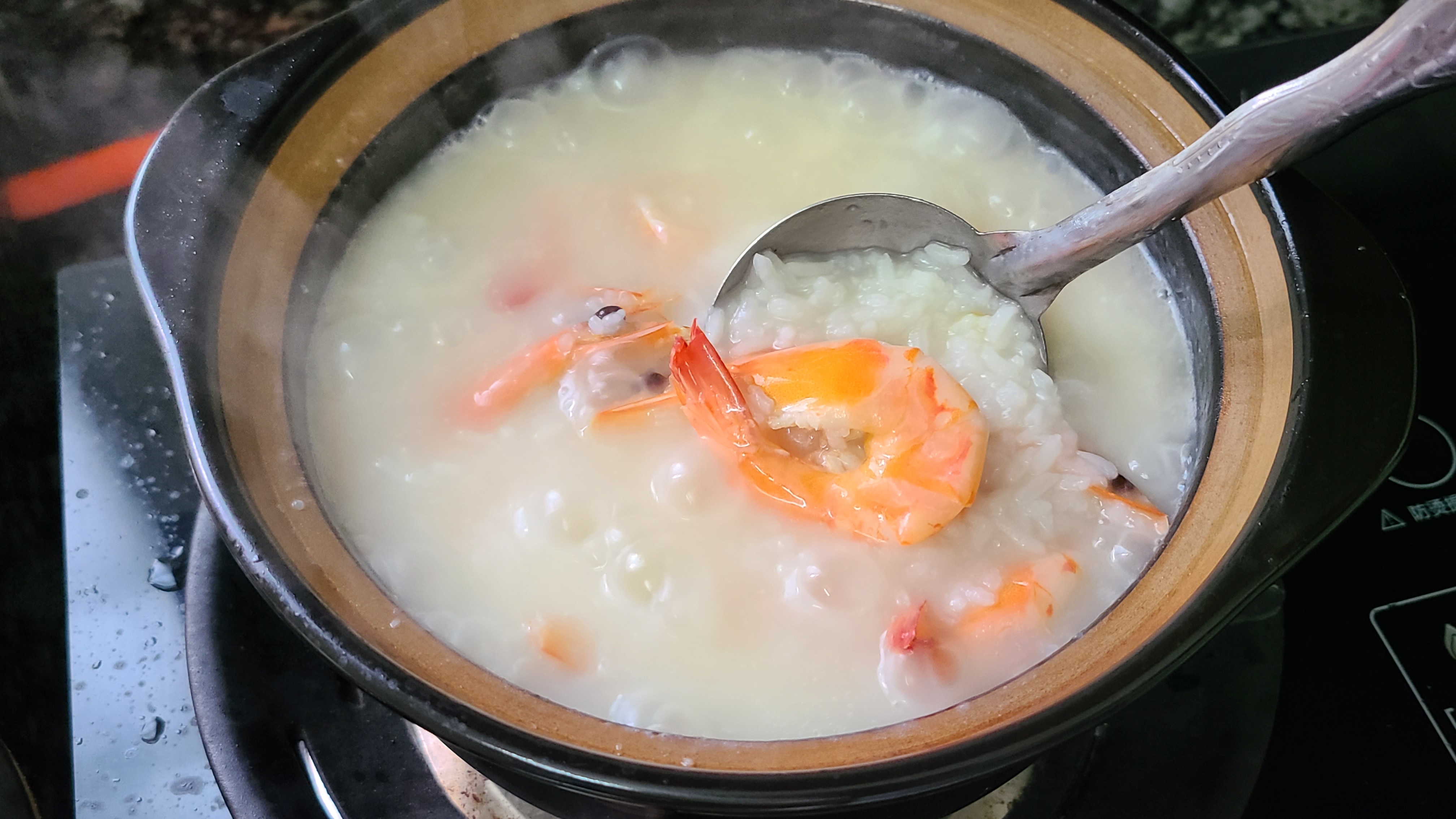 广东很好喝的海鲜粥，9分钟就能熬得又浓又稠，味道鲜美