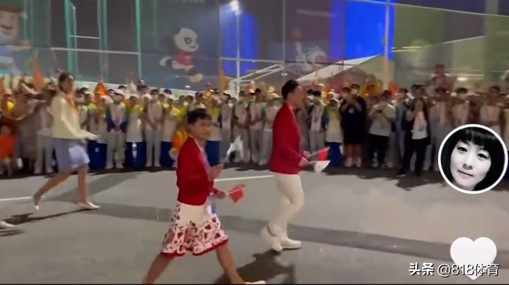 皮！全红婵开幕式叫师哥谢思埸保持社交距离：1米1米，怎么回事？