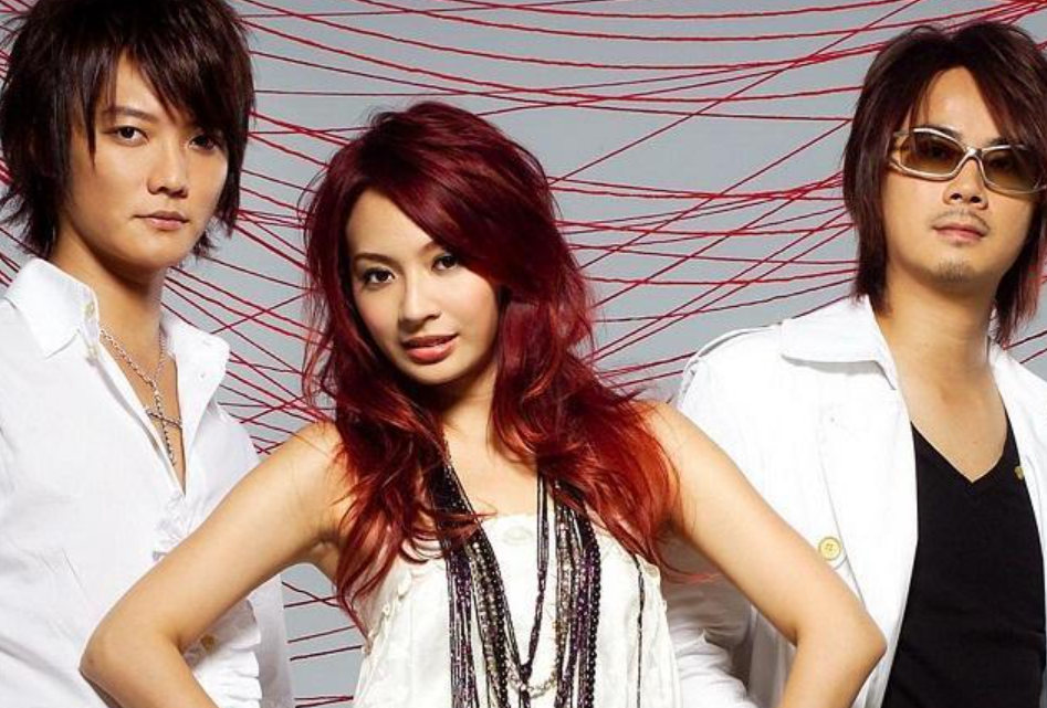 踢走主唱找个“替身”炒冷饭，凉透了又喊人家