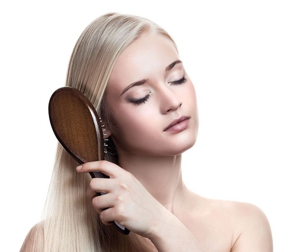 梳头发的正确与否，对头发有什么影响？