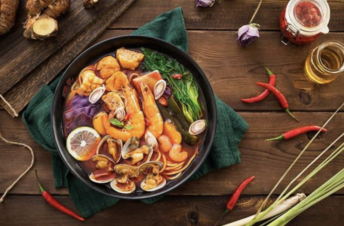 这个东北人创业卖四川麻辣烫，开了6000家门店，怎么做到的？