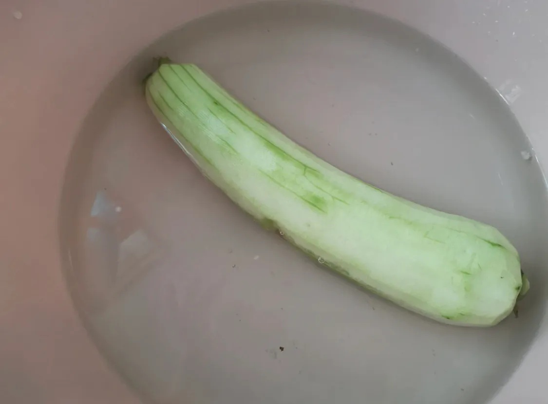 丝瓜是个好东西,超简单的炒丝瓜教学 美食做法 第1张 丝瓜是个好东西,超简单的炒丝瓜教学 美食做法 第1张