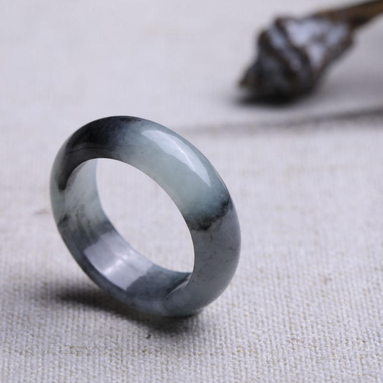 乌鸡种翡翠黑得很好看