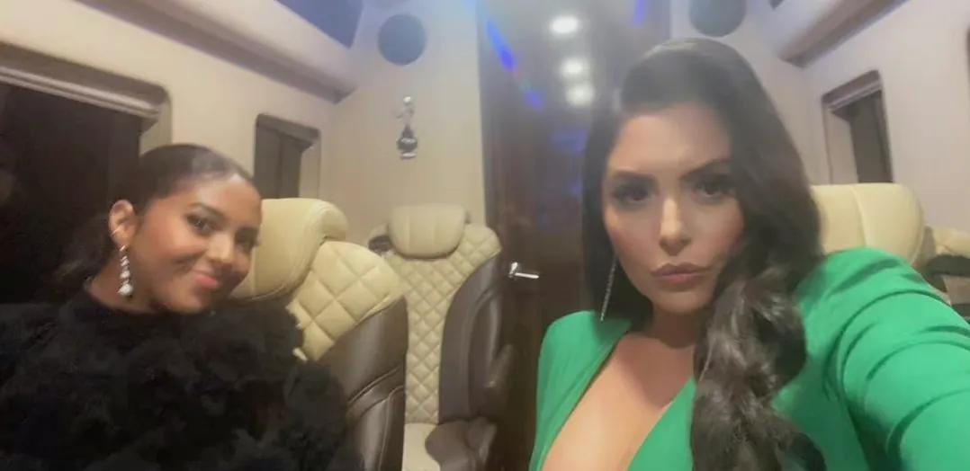 布克女友肯豆与科比大女儿盛装出席活动，网友，都不如瓦妮莎