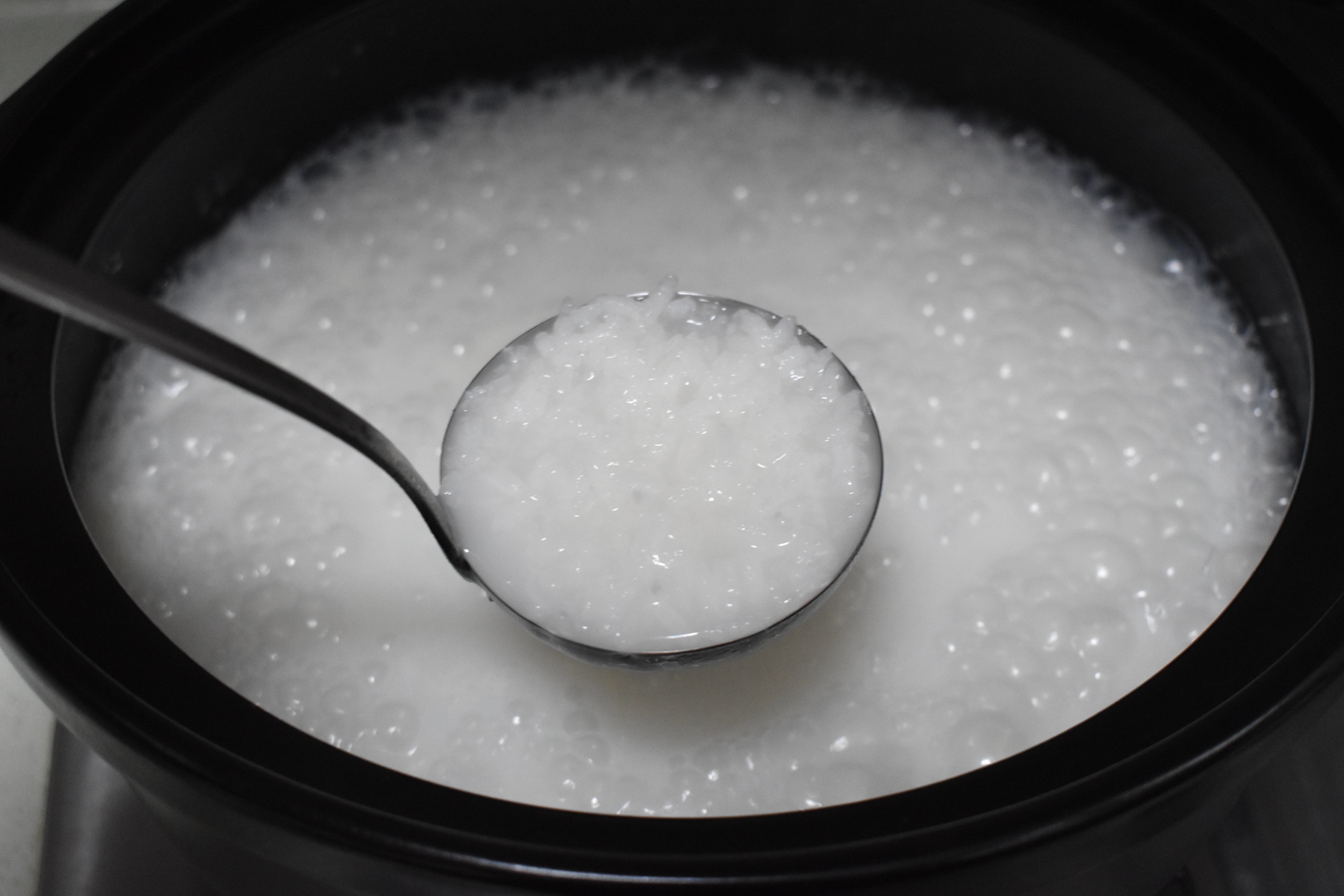 早餐吃这碗粥太幸福了，只需三样食材，这样做鲜美香滑，营养丰富