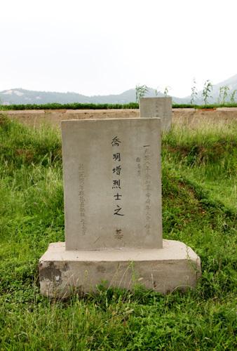 临危受命守护6万银元和3担枪，他牺牲后，这笔军