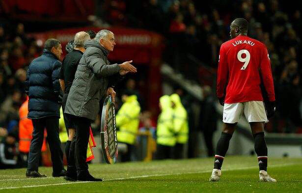 Yi Bu: I already left graceful couplet, but over there the fokelore that still has me, you went they are opening a clique to be opposite